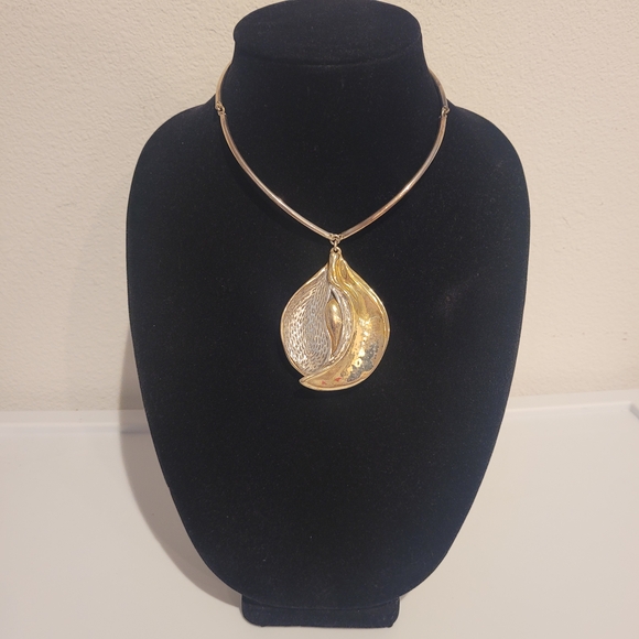 Vintage Necklace One of The Kind Leaf Pendent Silver 18K Gold Plated Accent New
